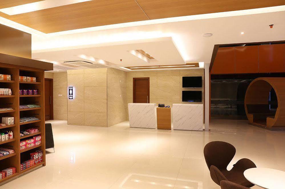 Grand Citihub Hotel @Kajoetangan Malang Exteriér fotografie